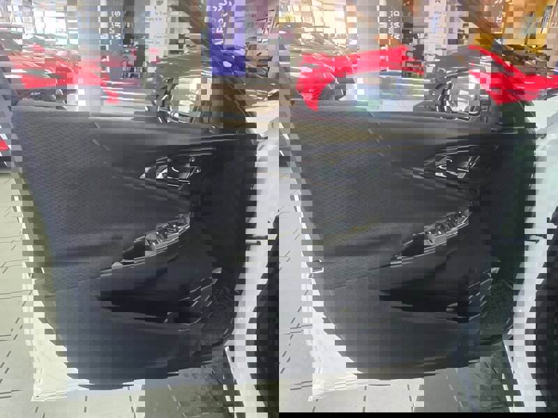 Used 2024 Chevrolet Malibu LT image 7