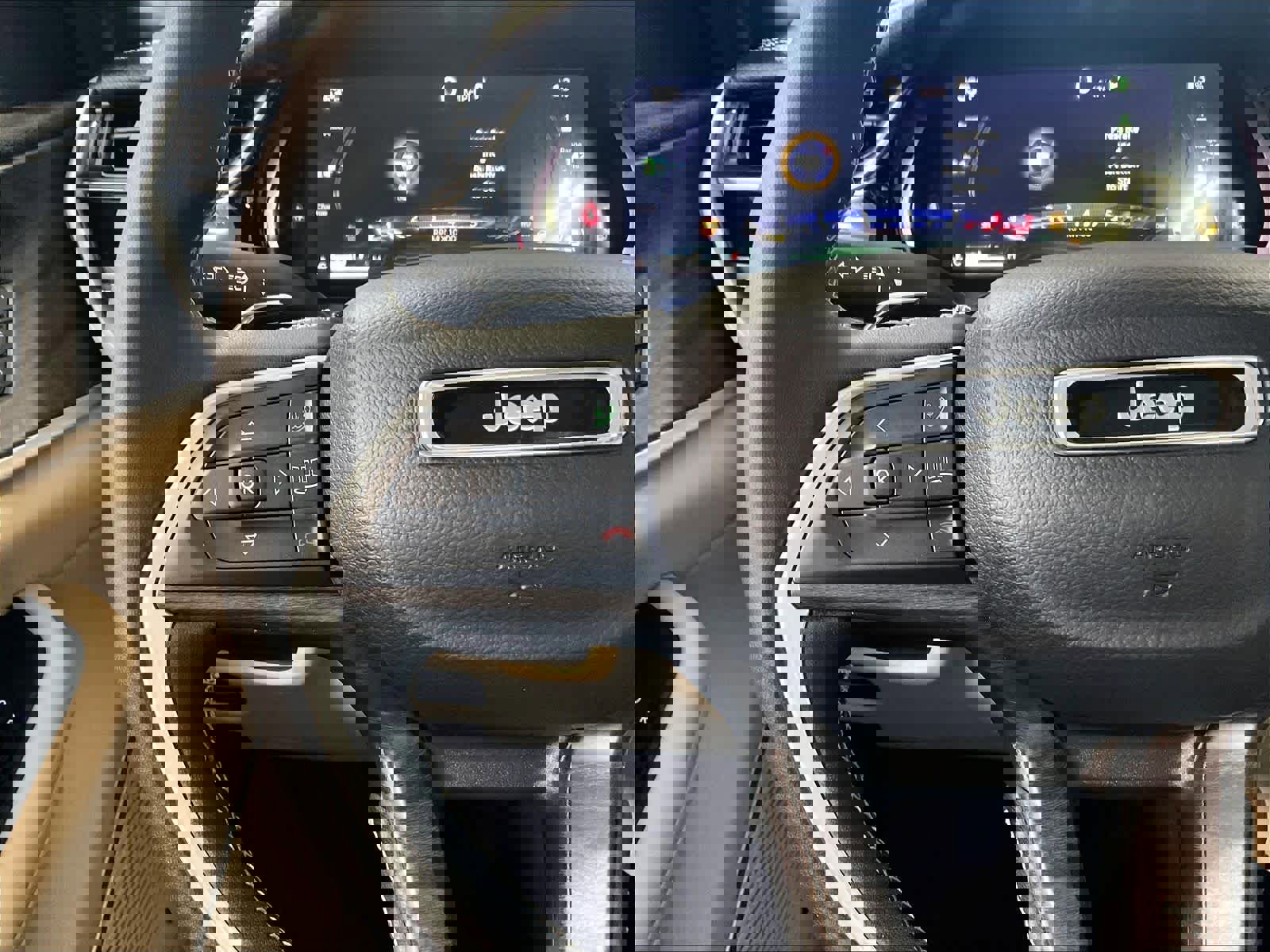 Used 2023 Jeep Grand Cherokee 4WD 4xe w/ Luxury Tech Group II image 23