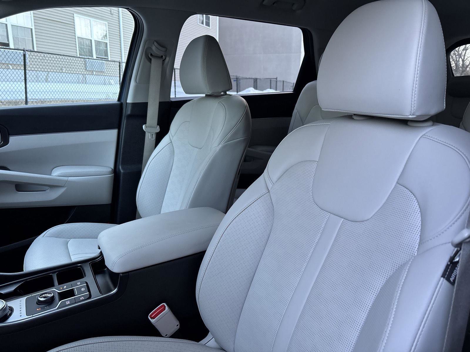 Used 2025 Kia Sorento EX image 11