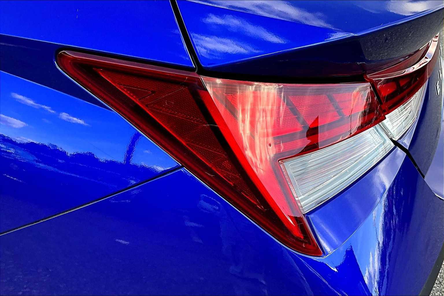 Used 2024 Hyundai Elantra SEL w/ Convenience Package image 28