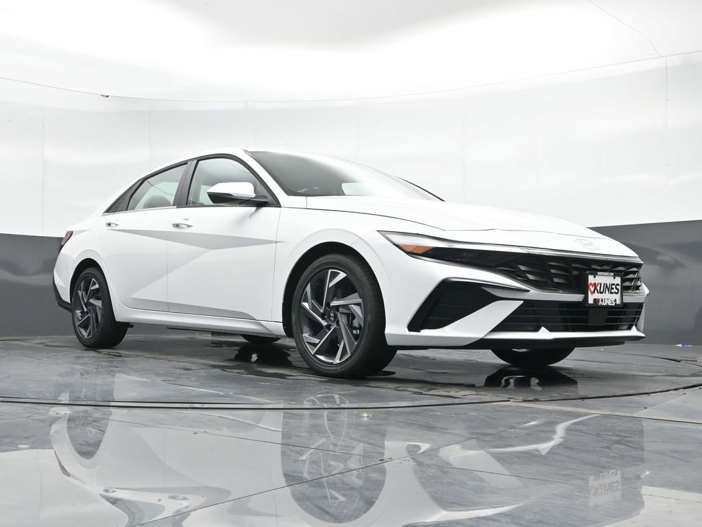 New 2025 Hyundai Elantra Limited image 49