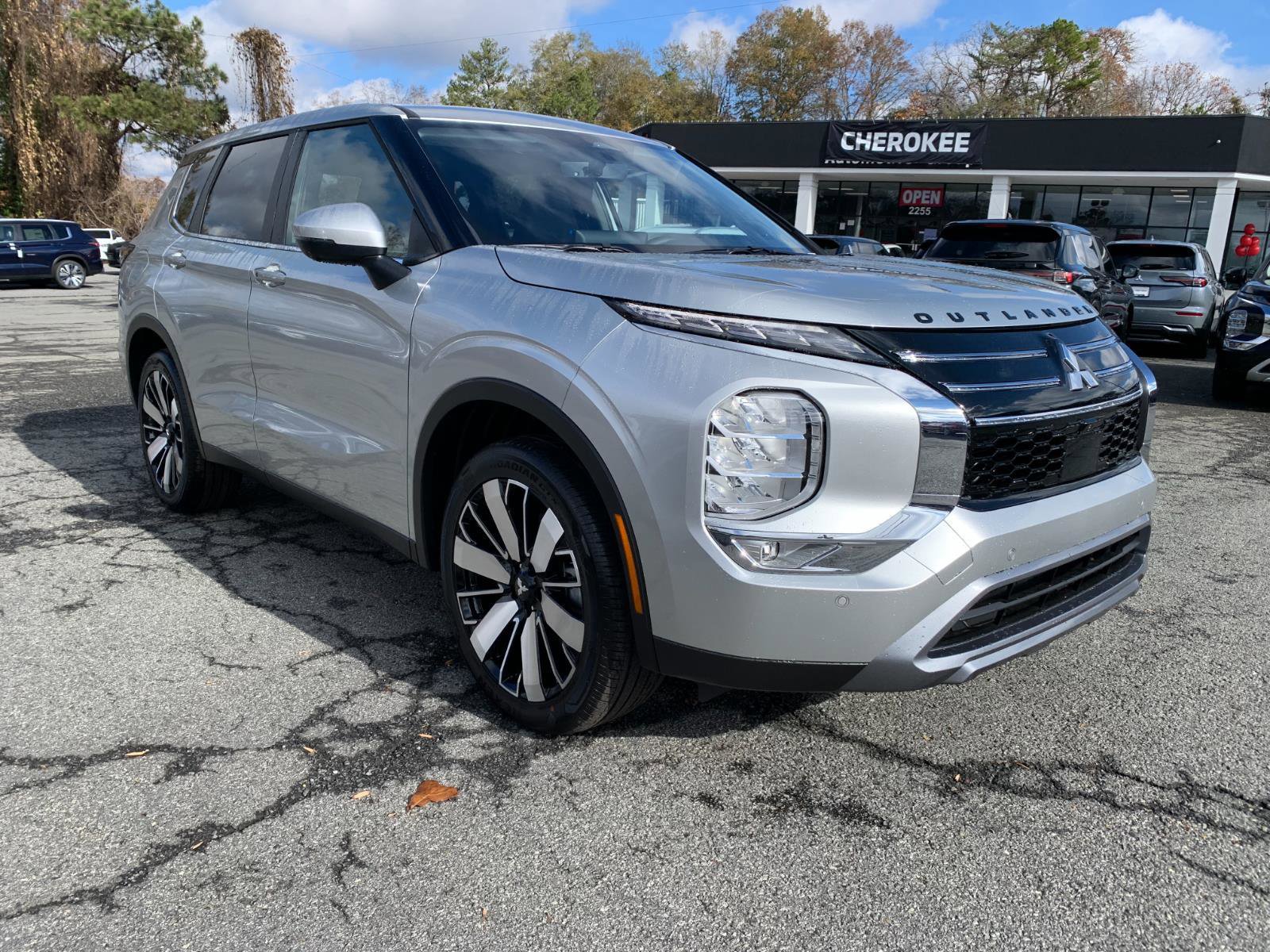 New 2025 Mitsubishi Outlander SE