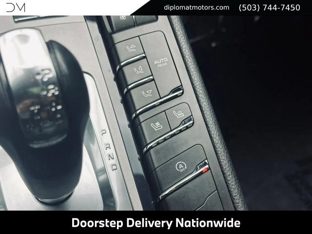 Used 2014 Porsche Panamera 4 AWD/4WD image 40