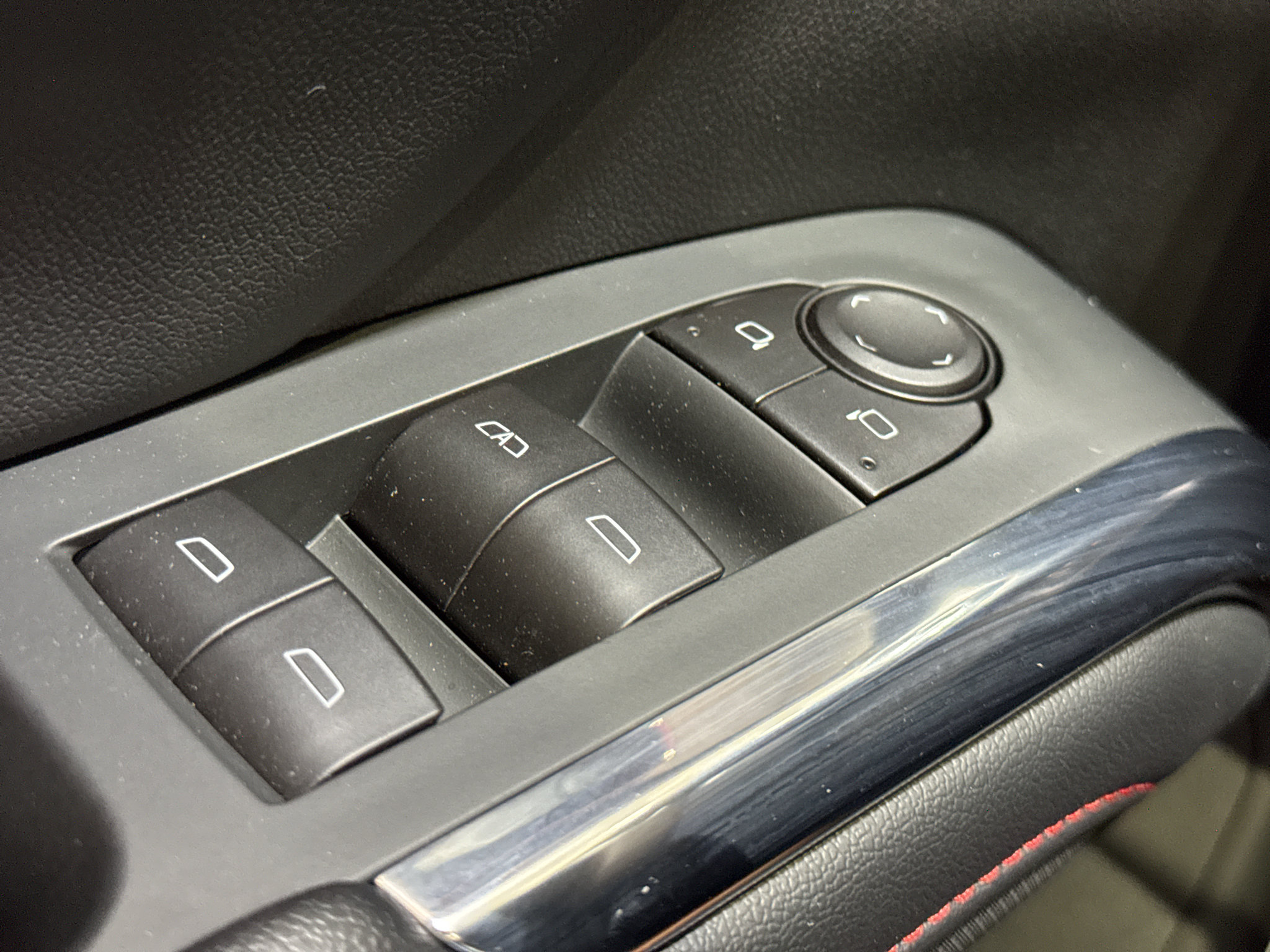 Used 2025 Chevrolet Traverse Z71 w/ Enhanced Driving Package AWD/4WD image 35