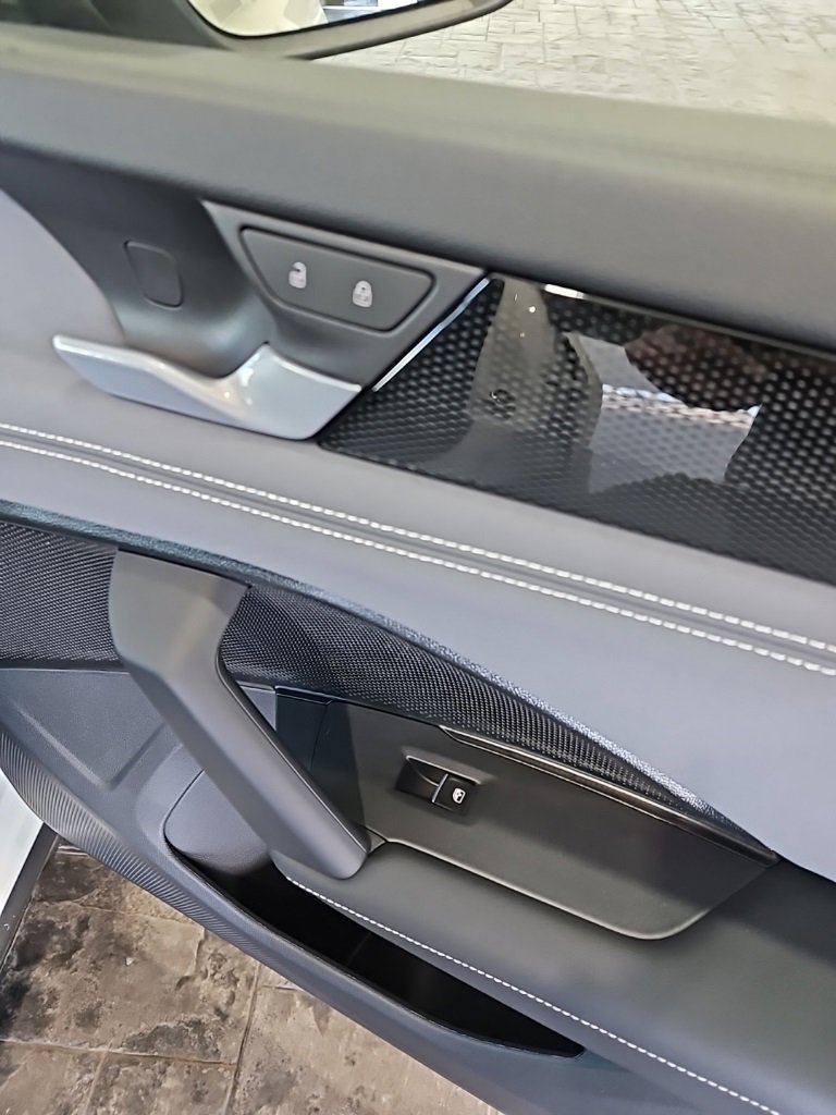 New 2026 Volkswagen Tiguan SE R-Line image 12