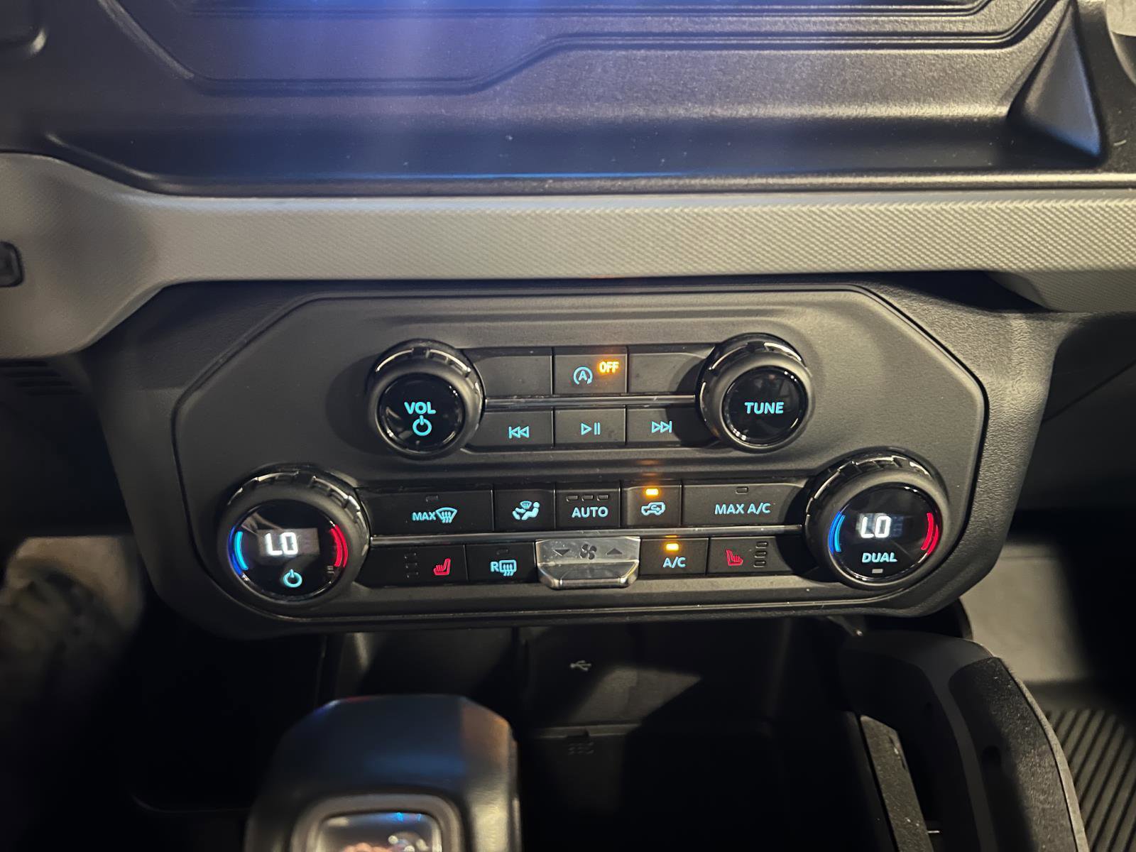 Used 2023 Ford Bronco Big Bend w/ Sasquatch Package image 22