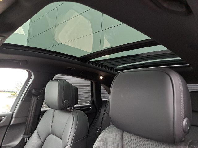 Certified 2020 Porsche Macan S image 36