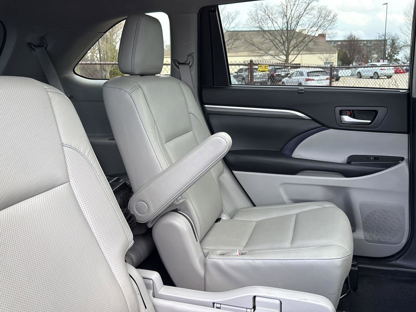 Used 2019 Toyota Highlander Limited Platinum AWD/4WD image 12