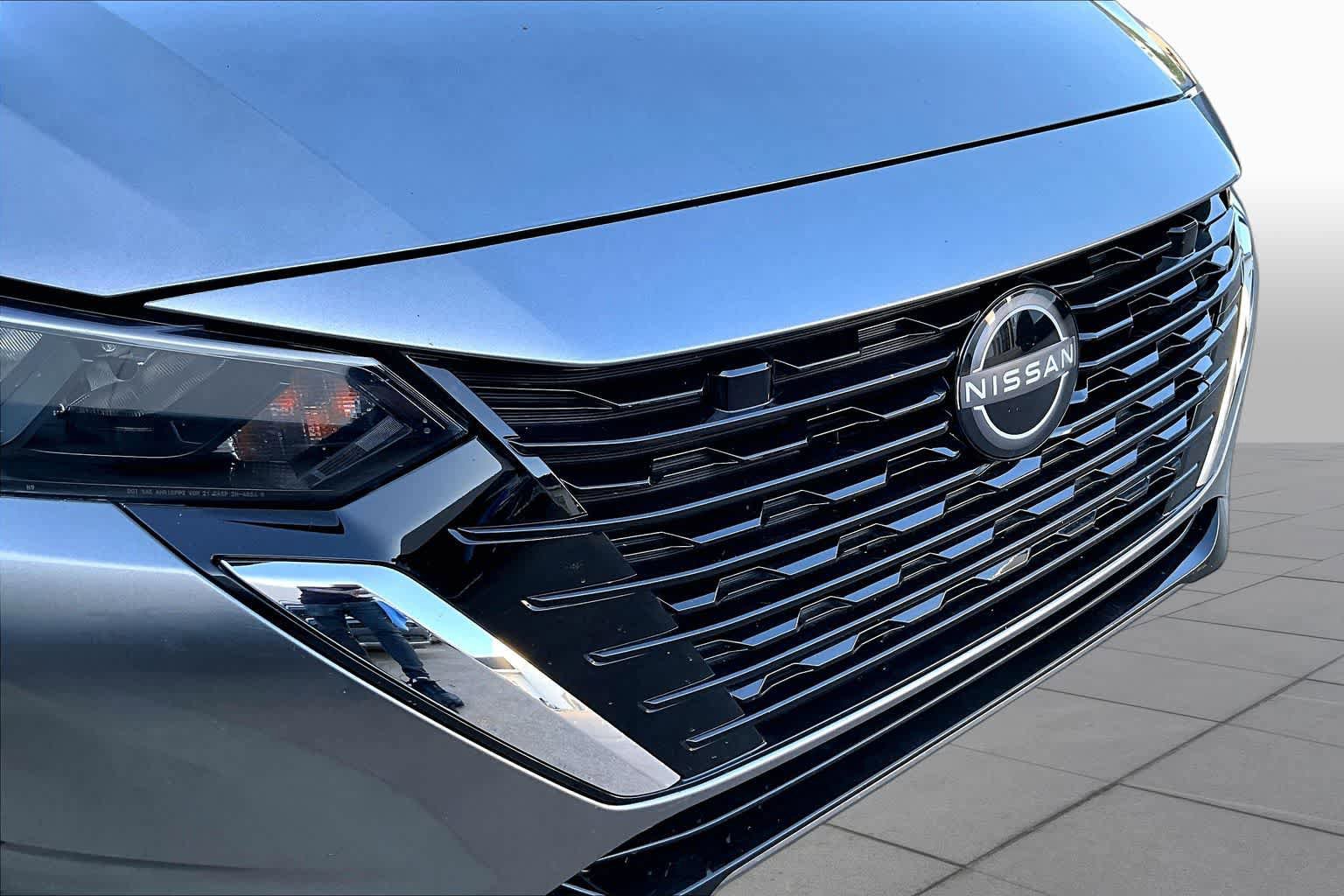 Used 2024 Nissan Sentra SV FWD image 29