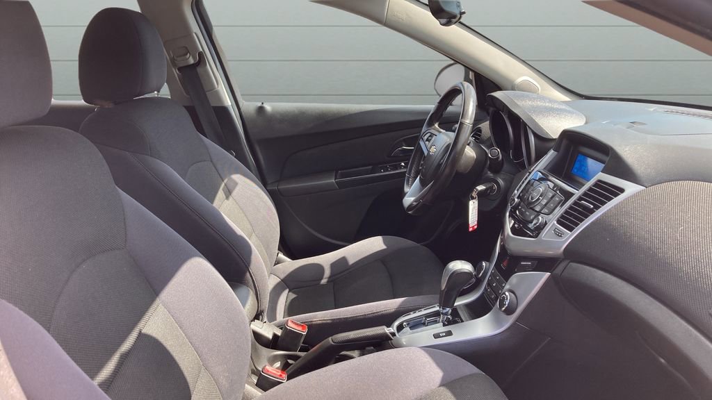 Used 2013 Chevrolet Cruze LT image 19