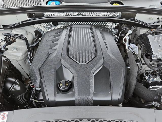 Used 2023 Porsche Macan AWD/4WD image 24