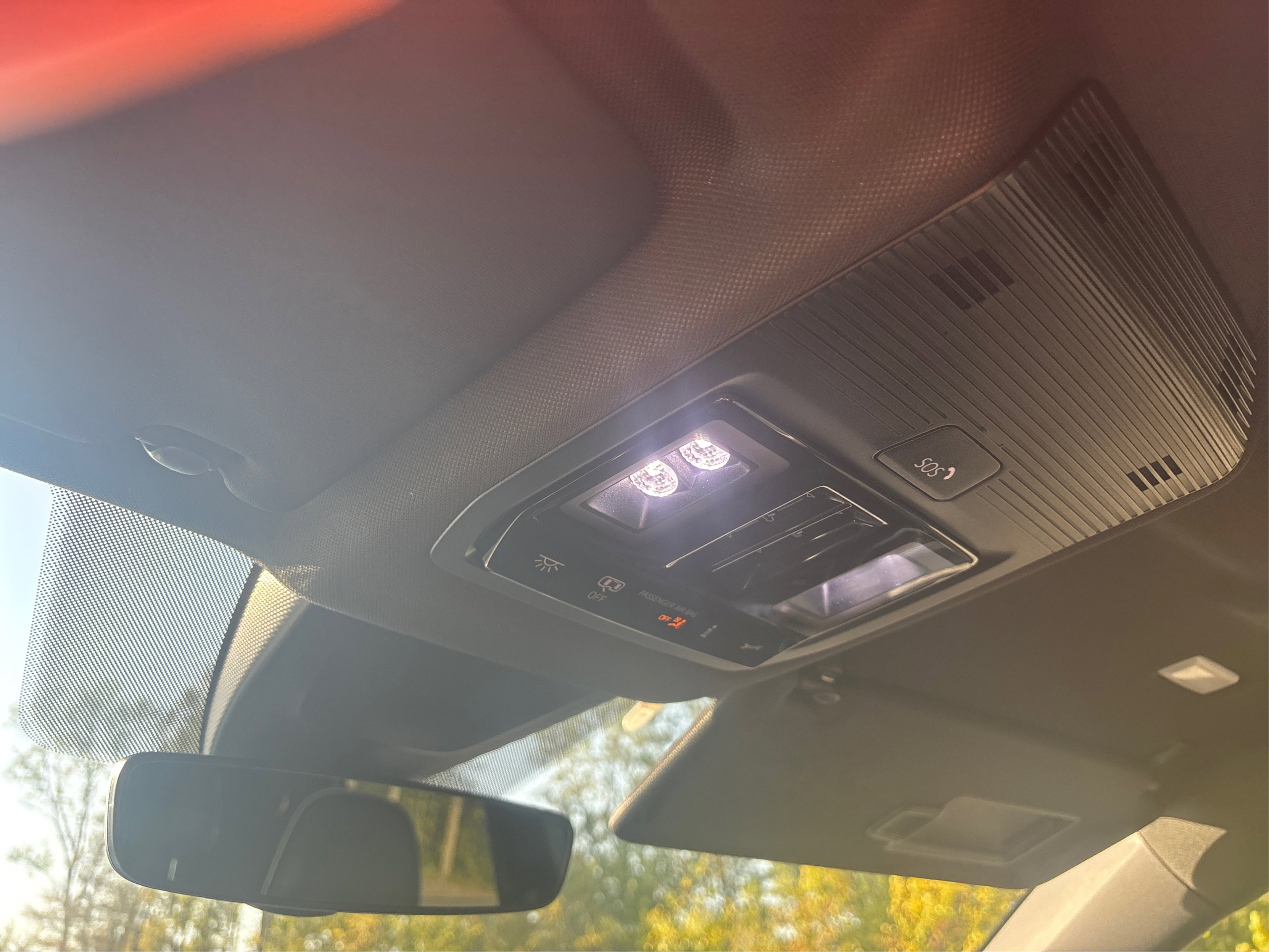 Used 2025 Volkswagen Atlas Cross Sport SEL Premium R-Line image 18