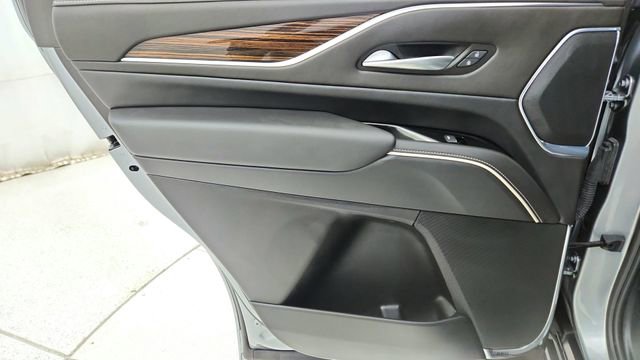 Used 2023 Cadillac Escalade Premium Luxury w/ Performance Package image 36