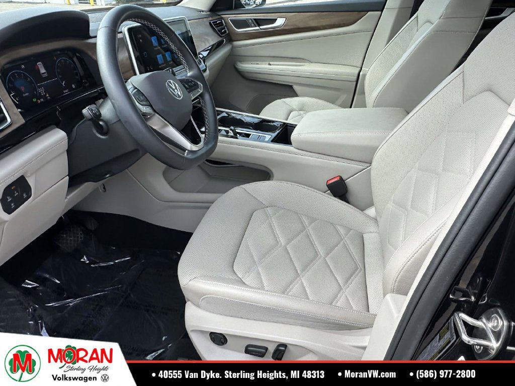 Certified 2024 Volkswagen Atlas SE w/ Black Wheel Package AWD/4WD image 19