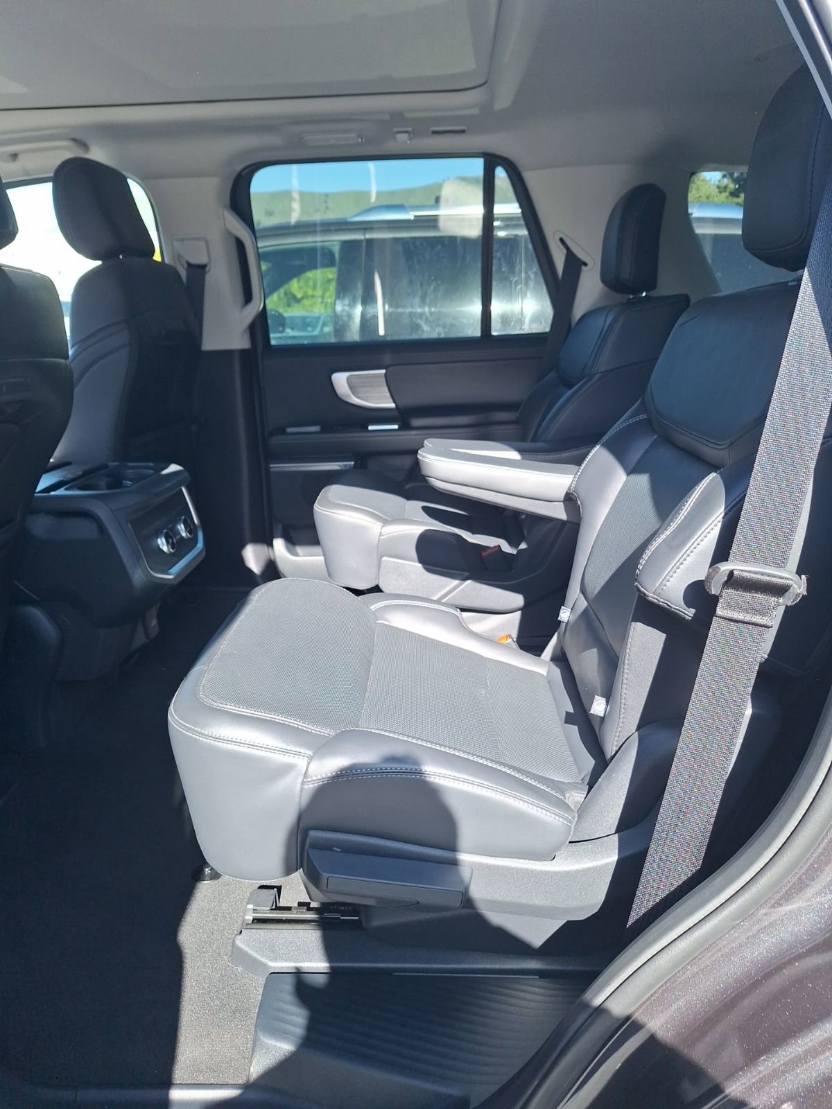 Certified 2025 Ford Expedition Platinum image 18
