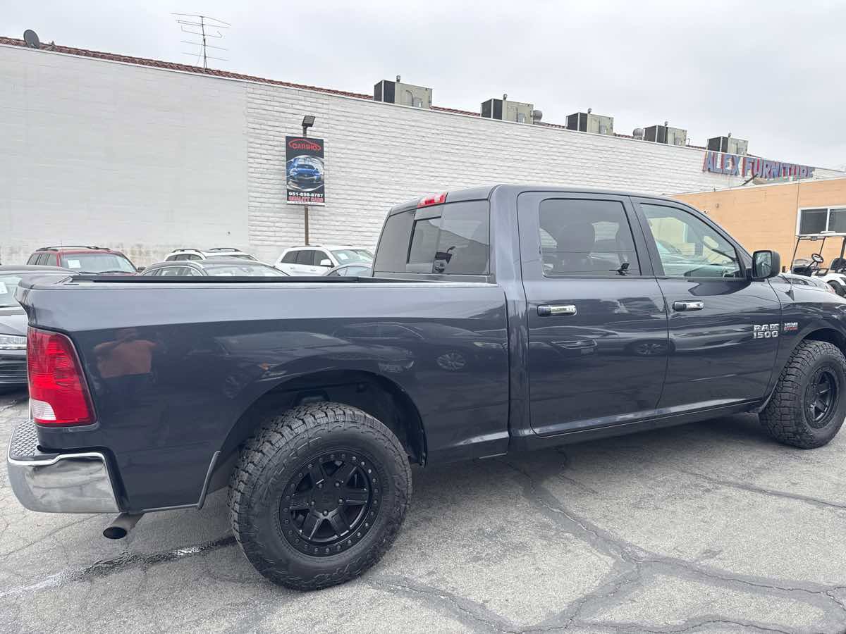 Used 2017 RAM 1500 Classic SLT image 9