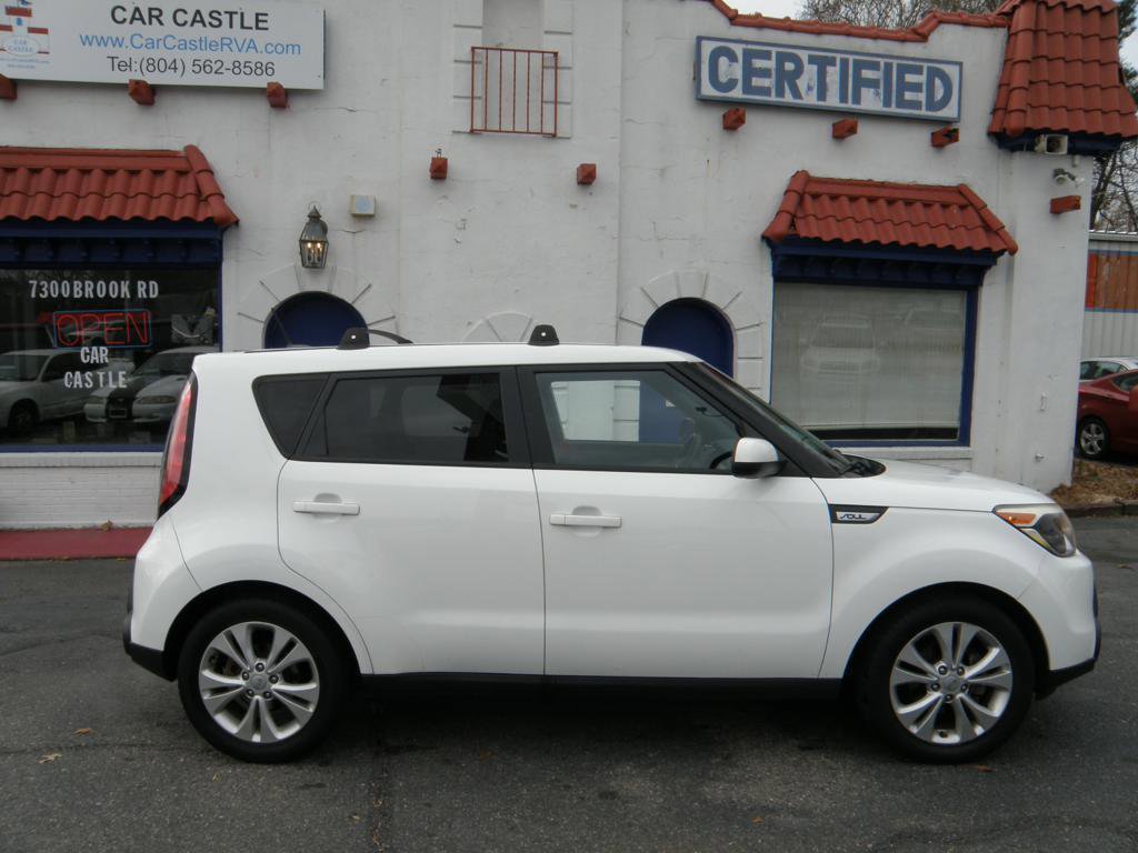 Used 2015 Kia Soul + image 1