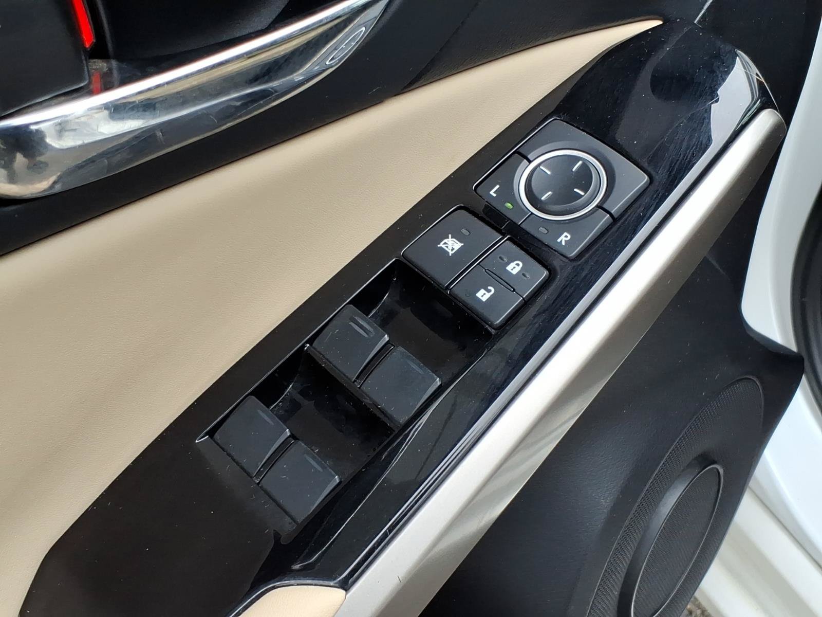 Used 2016 Lexus IS 300 AWD w/ Premium Package image 16