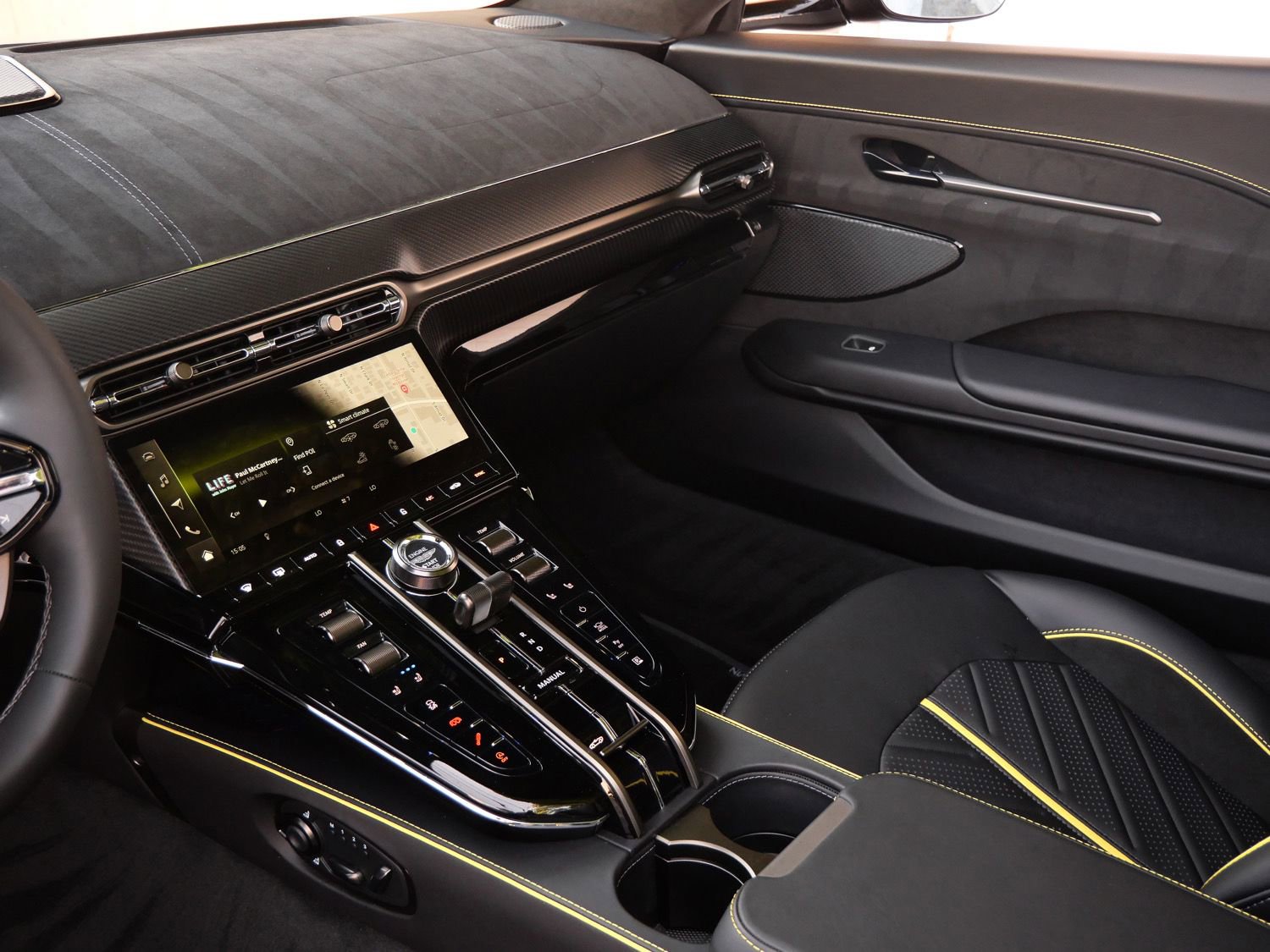 New 2026 Aston Martin V8 Vantage S RWD image 10