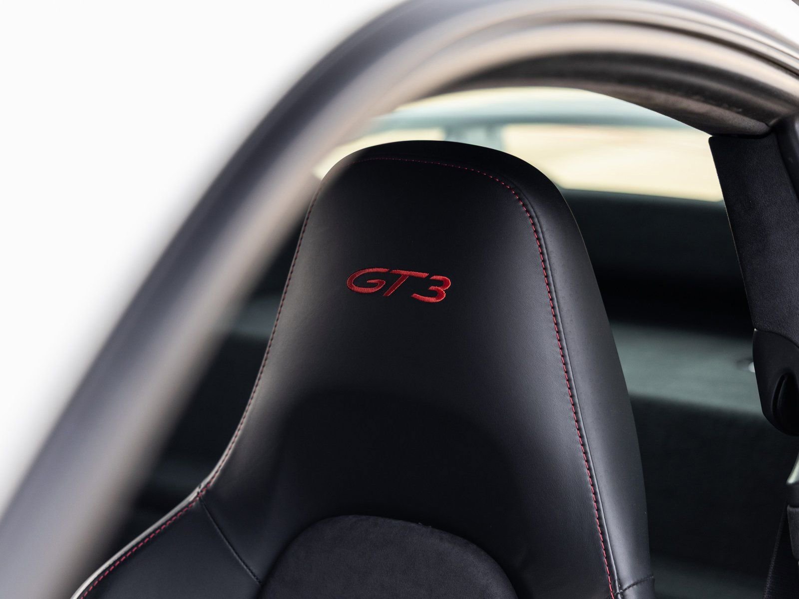 Certified 2018 Porsche 911 GT3 image 32