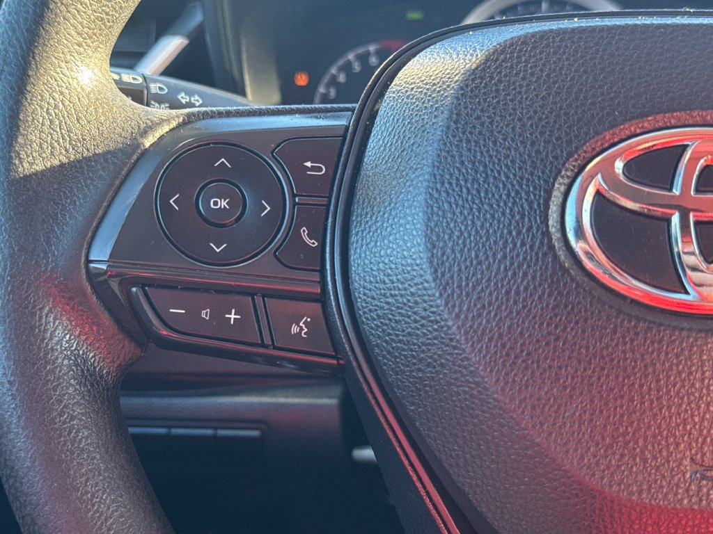 Used 2021 Toyota Corolla LE w/ LE Convenience Package FWD image 18