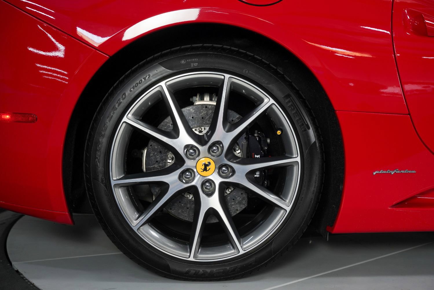 Used 2013 Ferrari California RWD image 24