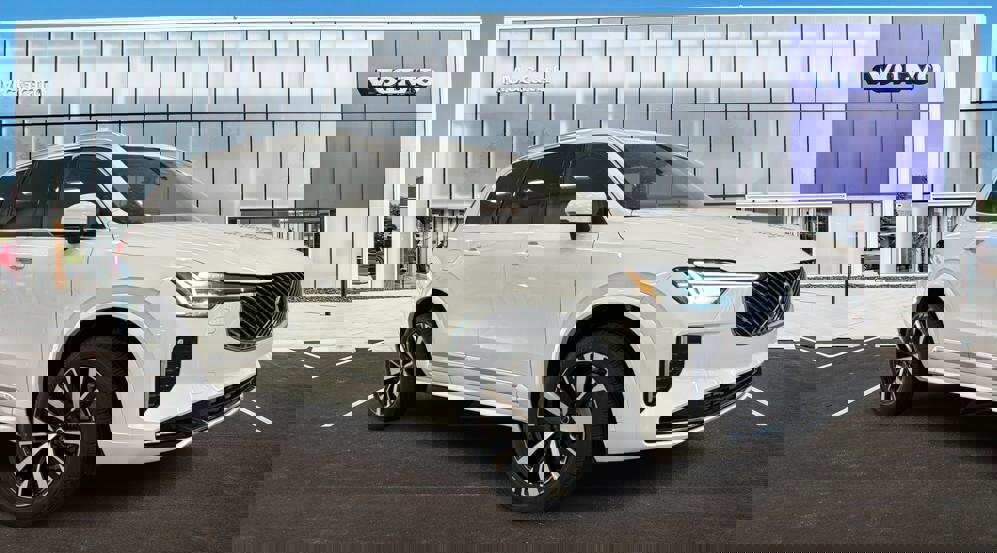New 2026 Volvo XC90 B5 Core w/ Protection Package