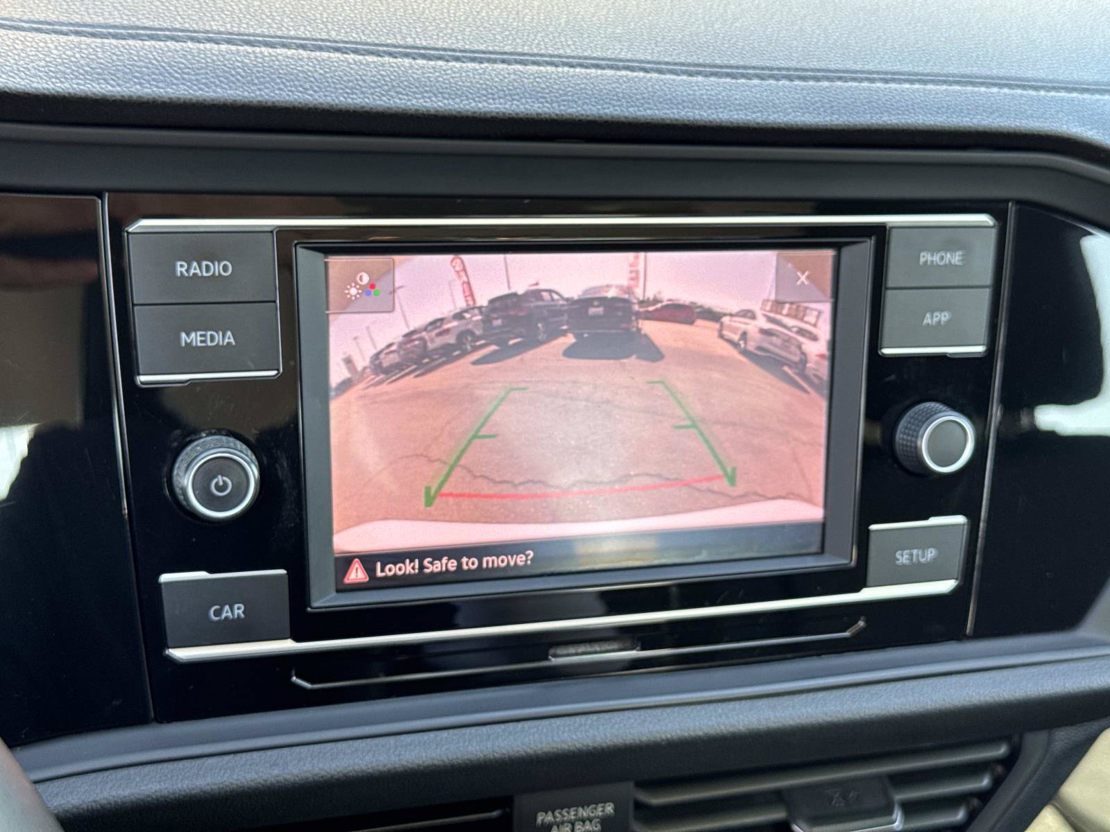 Used 2019 Volkswagen Jetta SE FWD image 18