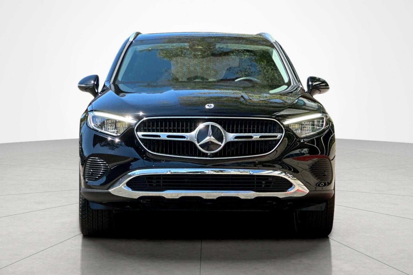 Used 2025 Mercedes-Benz GLC 350e 4MATIC image 8