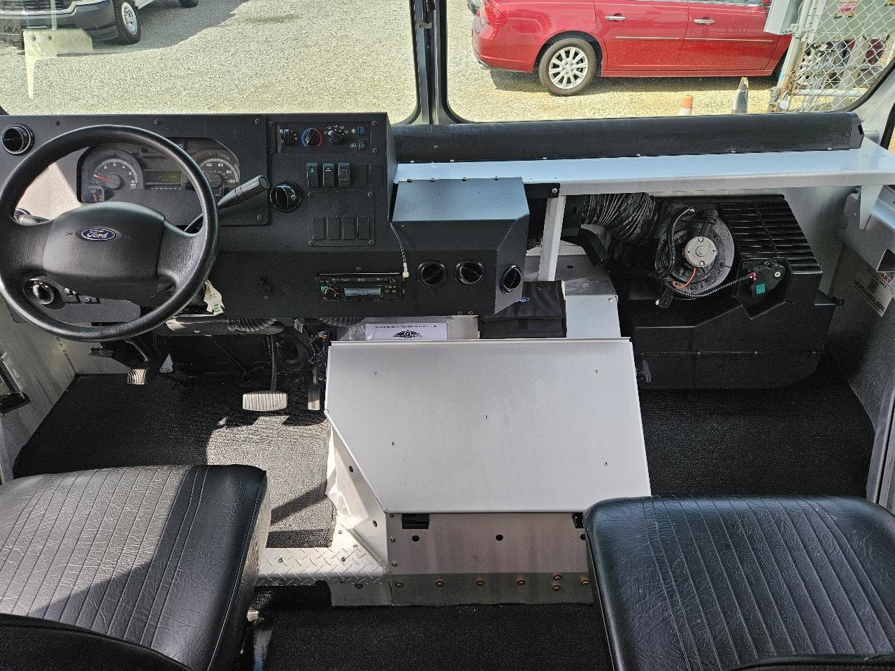 Used 2018 Ford E-350 and Econoline 350 Super Duty w/ A/C Prep Package RWD image 26