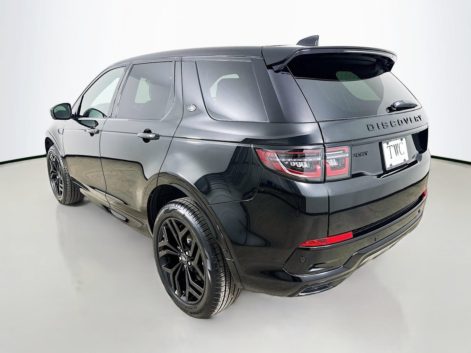 New 2026 Land Rover Discovery Sport Landmark AWD/4WD image 7