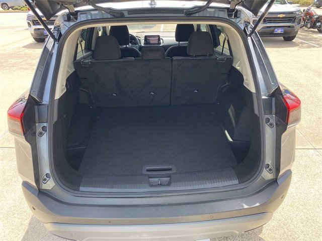 Used 2023 Nissan Rogue SV image 37