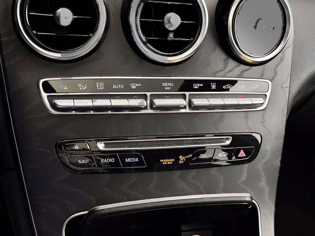 Used 2019 Mercedes-Benz GLC 350e 4MATIC image 13