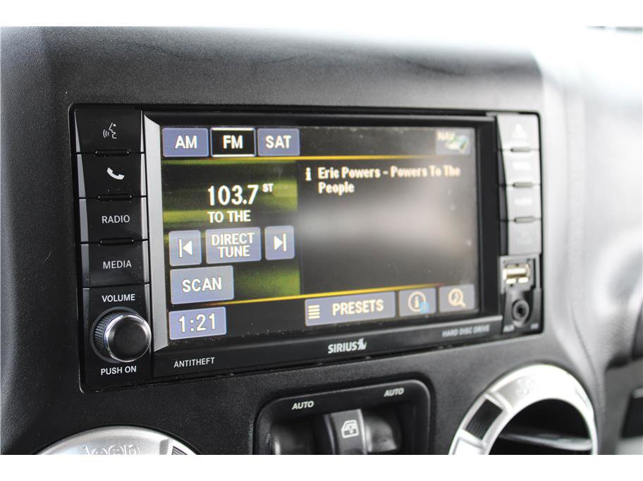 Used 2015 Jeep Wrangler Unlimited Sahara w/ Connectivity Group image 20