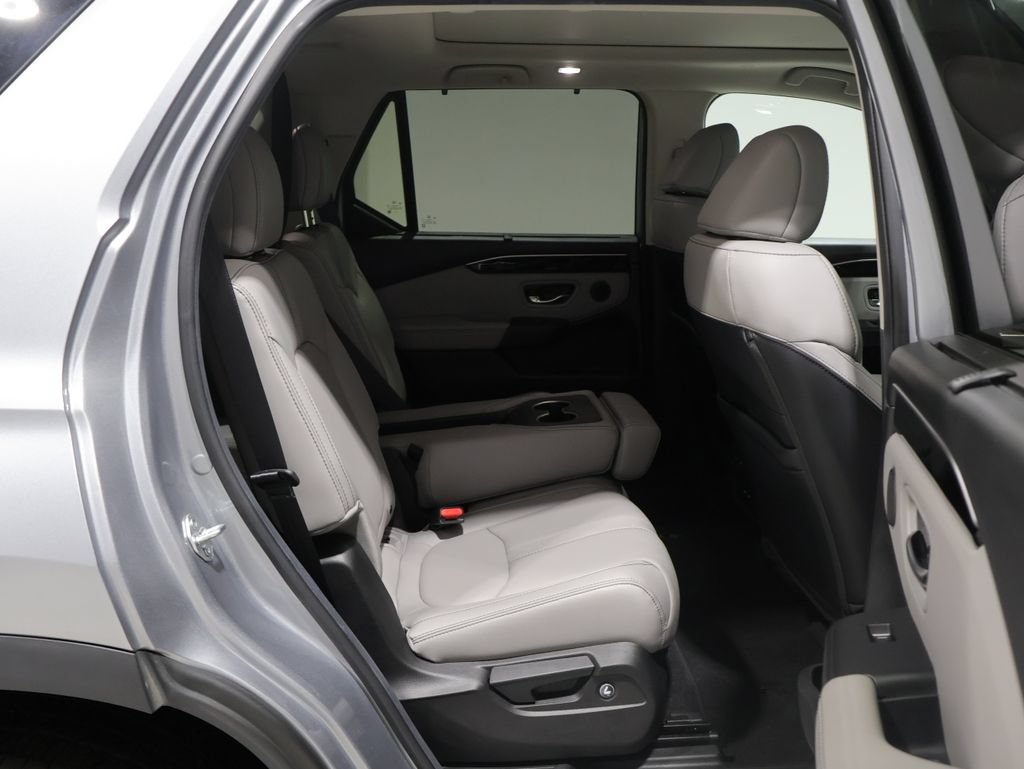 Used 2025 Honda Pilot Touring image 21