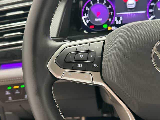 Used 2025 Volkswagen Atlas Peak Edition SE AWD/4WD image 9