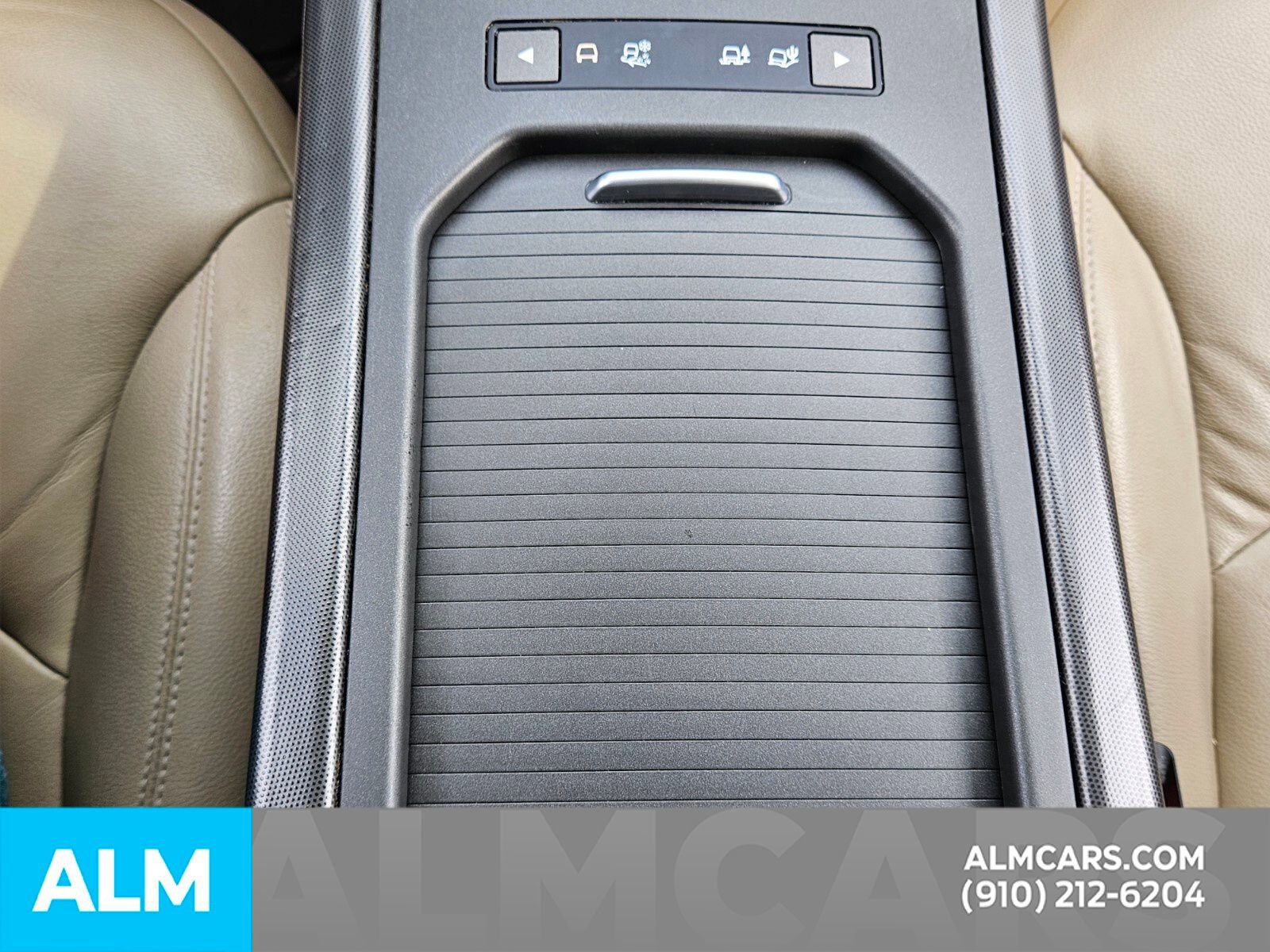 Used 2019 Land Rover Range Rover Evoque SE AWD/4WD image 21