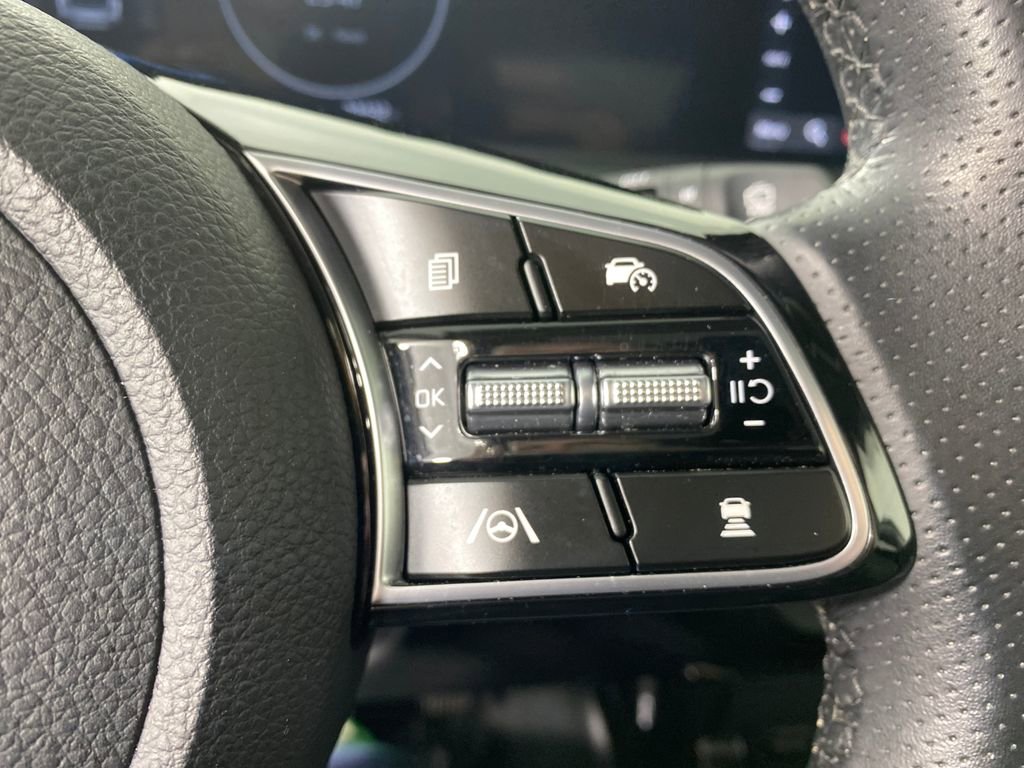 Used 2024 Kia Seltos SX w/ SX Sunroof Package image 16