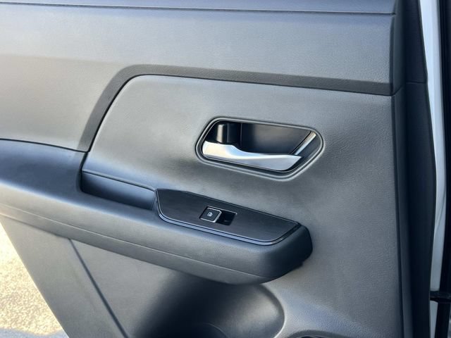 New 2026 Nissan Kicks SR w/ SR Premium Package FWD image 17