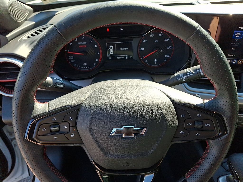 Used 2024 Chevrolet Trax RS FWD image 18