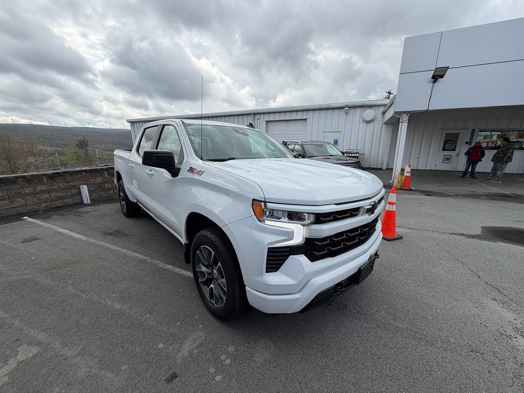 Used 2023 Chevrolet Silverado 1500 RST w/ Z71 Off-Road Package AWD/4WD image 7