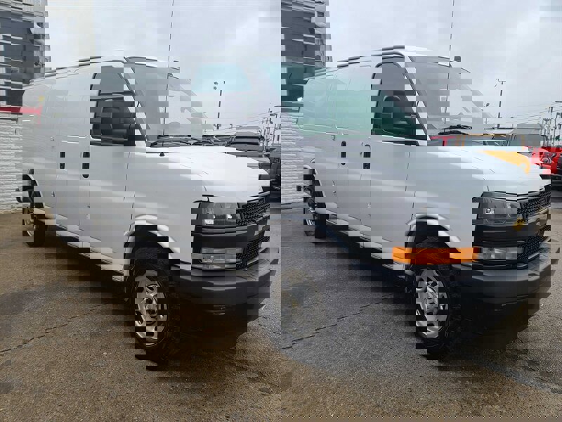 Used 2021 Chevrolet Express 2500 Extended w/ Driver Convenience Package image 4