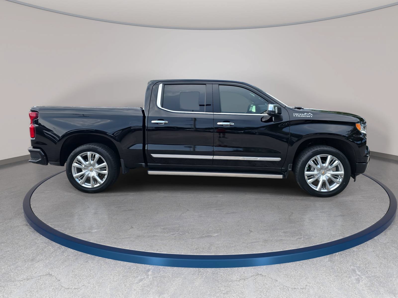 Used 2023 Chevrolet Silverado 1500 High Country w/ High Country Premium Package AWD/4WD image 4