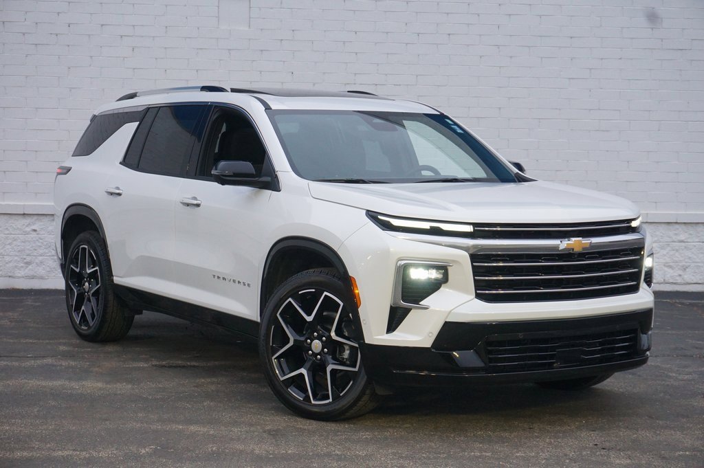 Certified 2025 Chevrolet Traverse High Country image 2