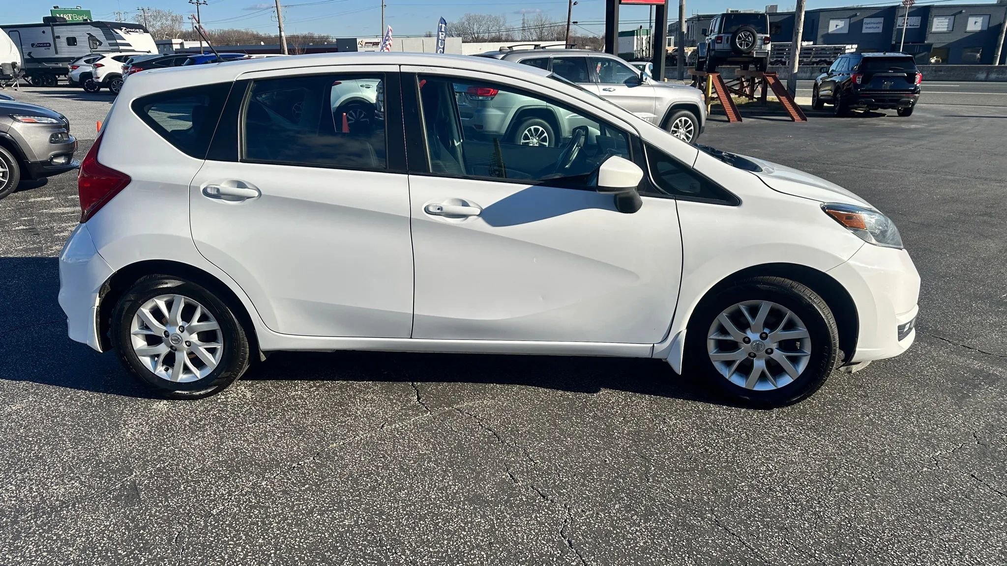 Used 2018 Nissan Versa Note SV w/ SV Special Edition Package image 4