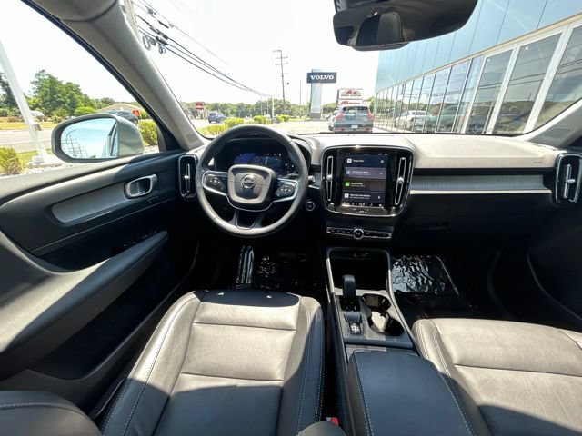 Used 2025 Volvo XC40 B5 Core AWD/4WD image 19