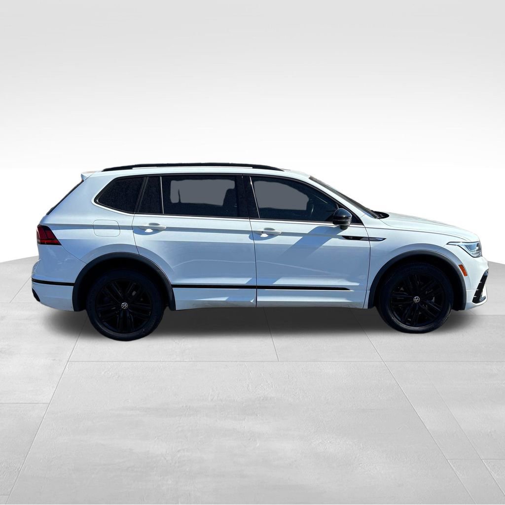 Used 2022 Volkswagen Tiguan SE R-Line AWD/4WD image 8