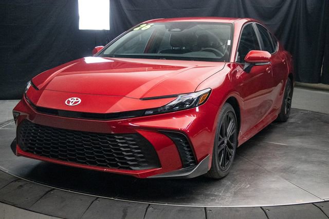 Used 2026 Toyota Camry SE image 6