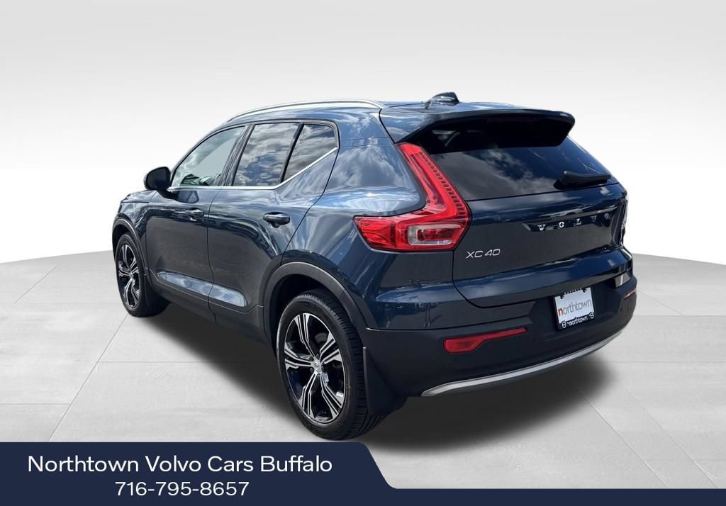 Used 2021 Volvo XC40 T5 Inscription w/ Climate Package AWD/4WD image 3