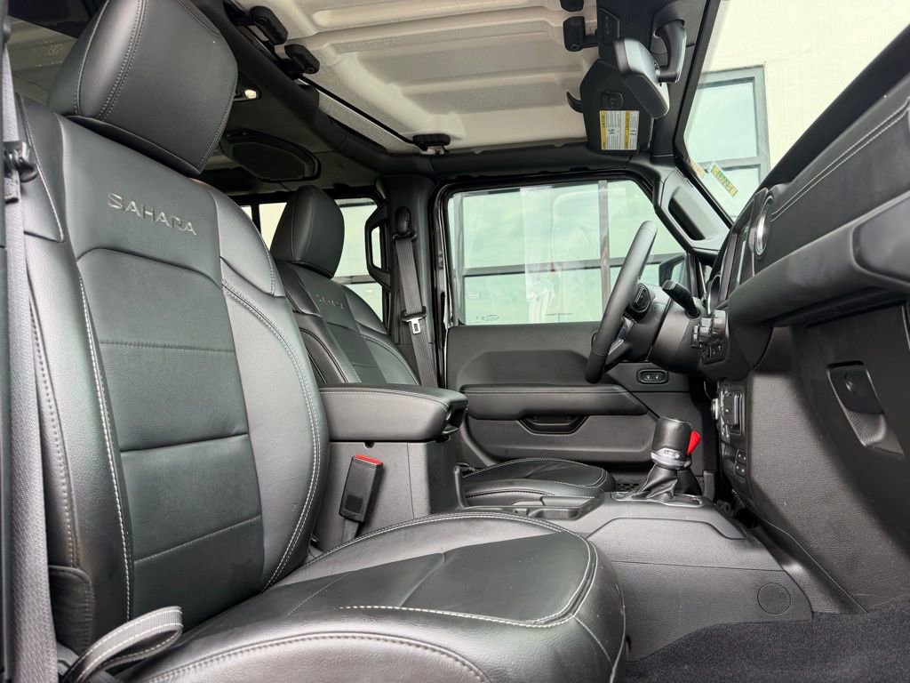 Used 2023 Jeep Wrangler Unlimited Sahara w/ Cold Weather Group AWD/4WD image 22